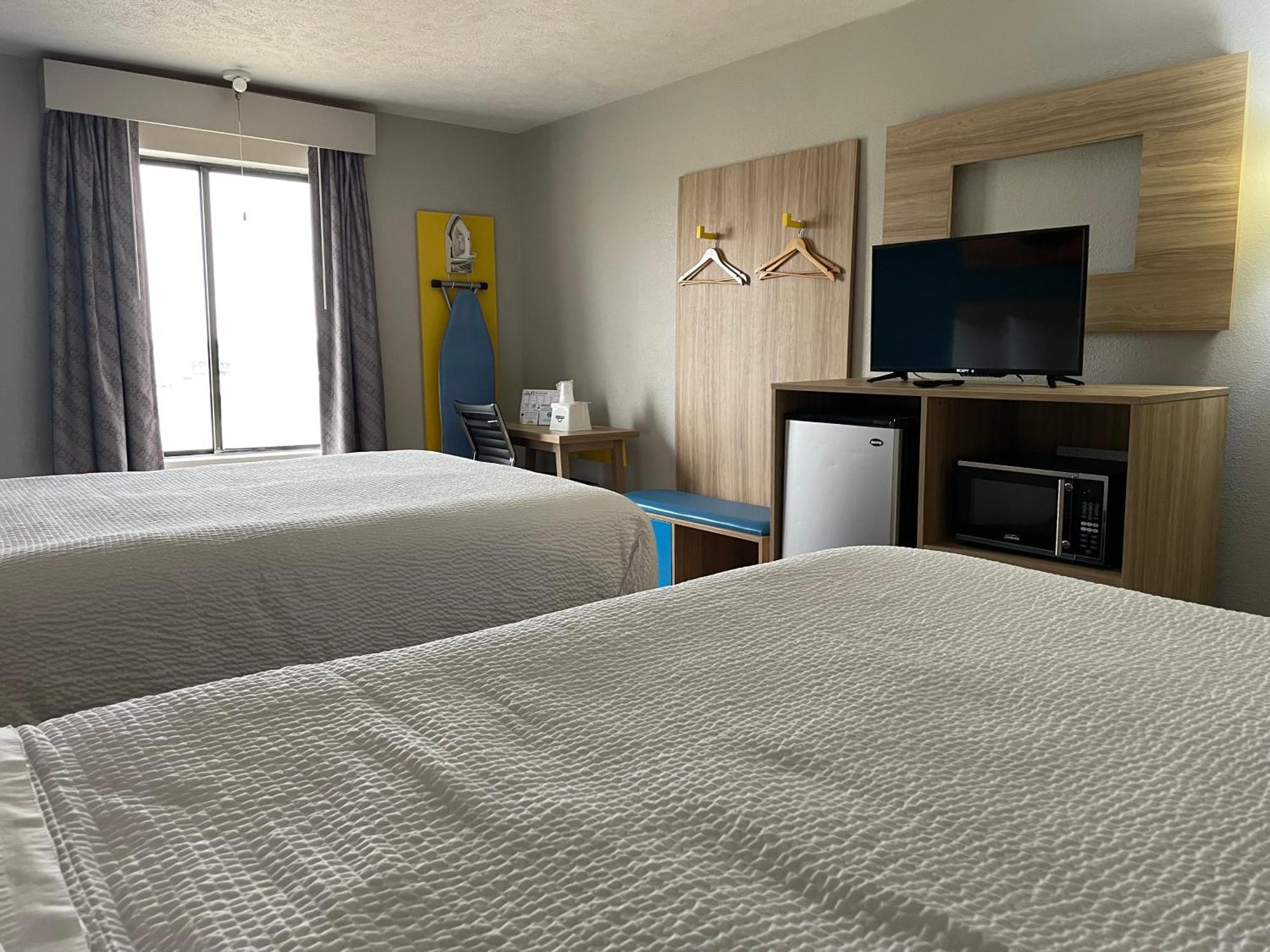Days Inn By Wyndham Warrensburg Dış mekan fotoğraf