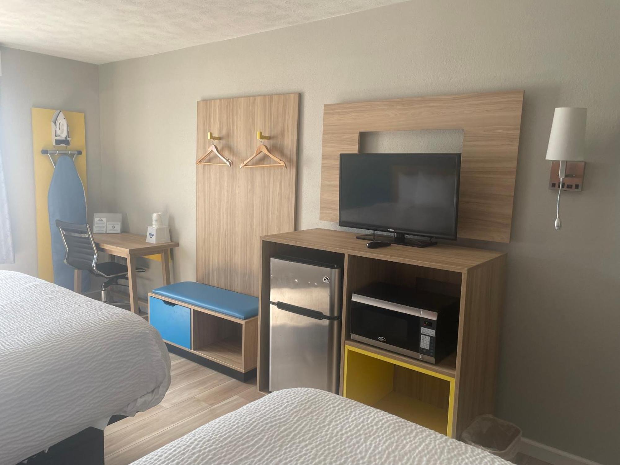 Days Inn By Wyndham Warrensburg Dış mekan fotoğraf